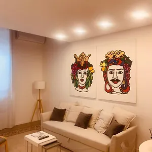 Apartament Palazzo Caltagirone, Palermo